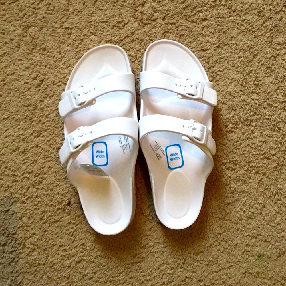 •white sandals•